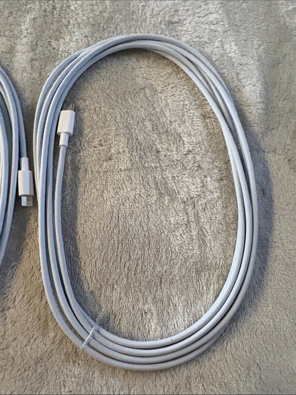 USB-C to Lightning Sync & Charging Cable - White - Picture 3 of 5